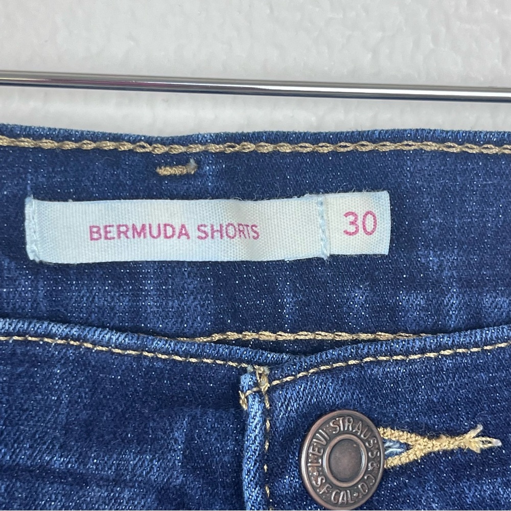 Levis Jean Shorts Womens Thirty Bermuda Denim Stretch Cut Off Casual Classic - Picture 4 of 13